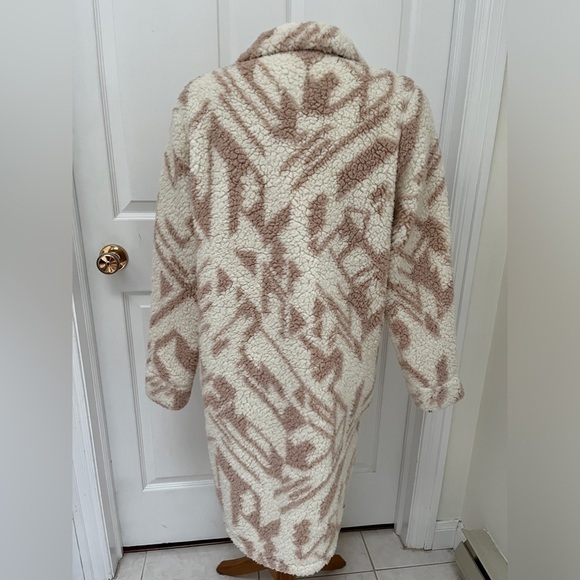 NWOT Liv Outdoor Sherpa coat size medium - Picture 7 of 10